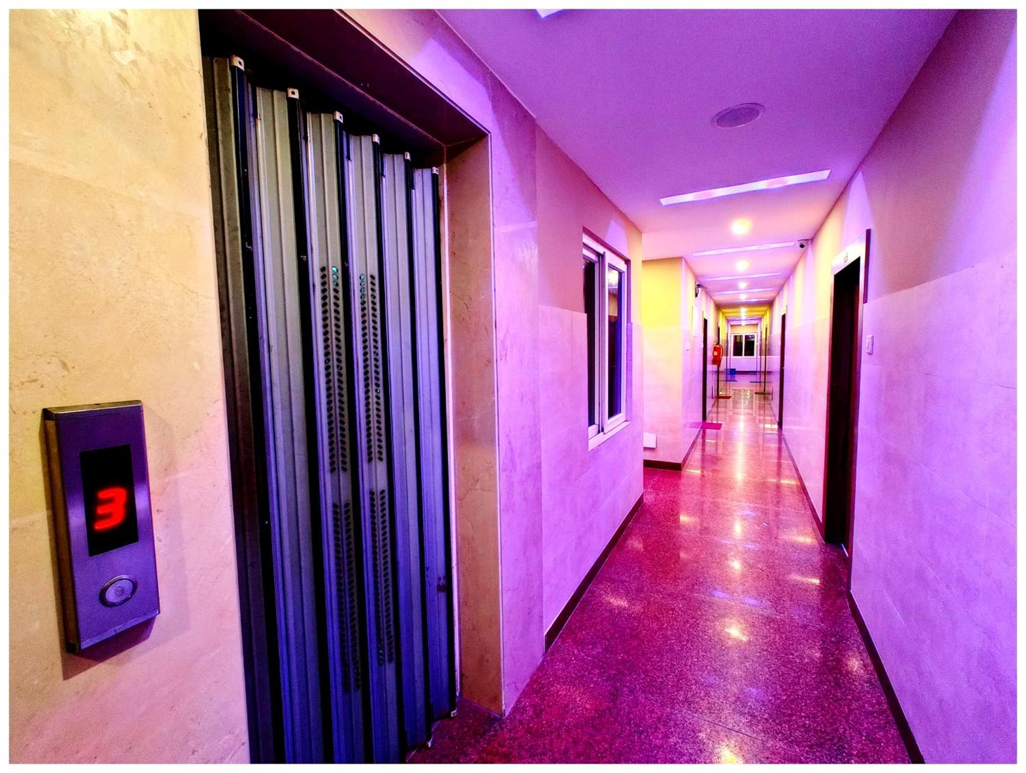 Hotel Premium Blue Sagar Near Jagannath Temple And Sea - Lift And Parking 4*