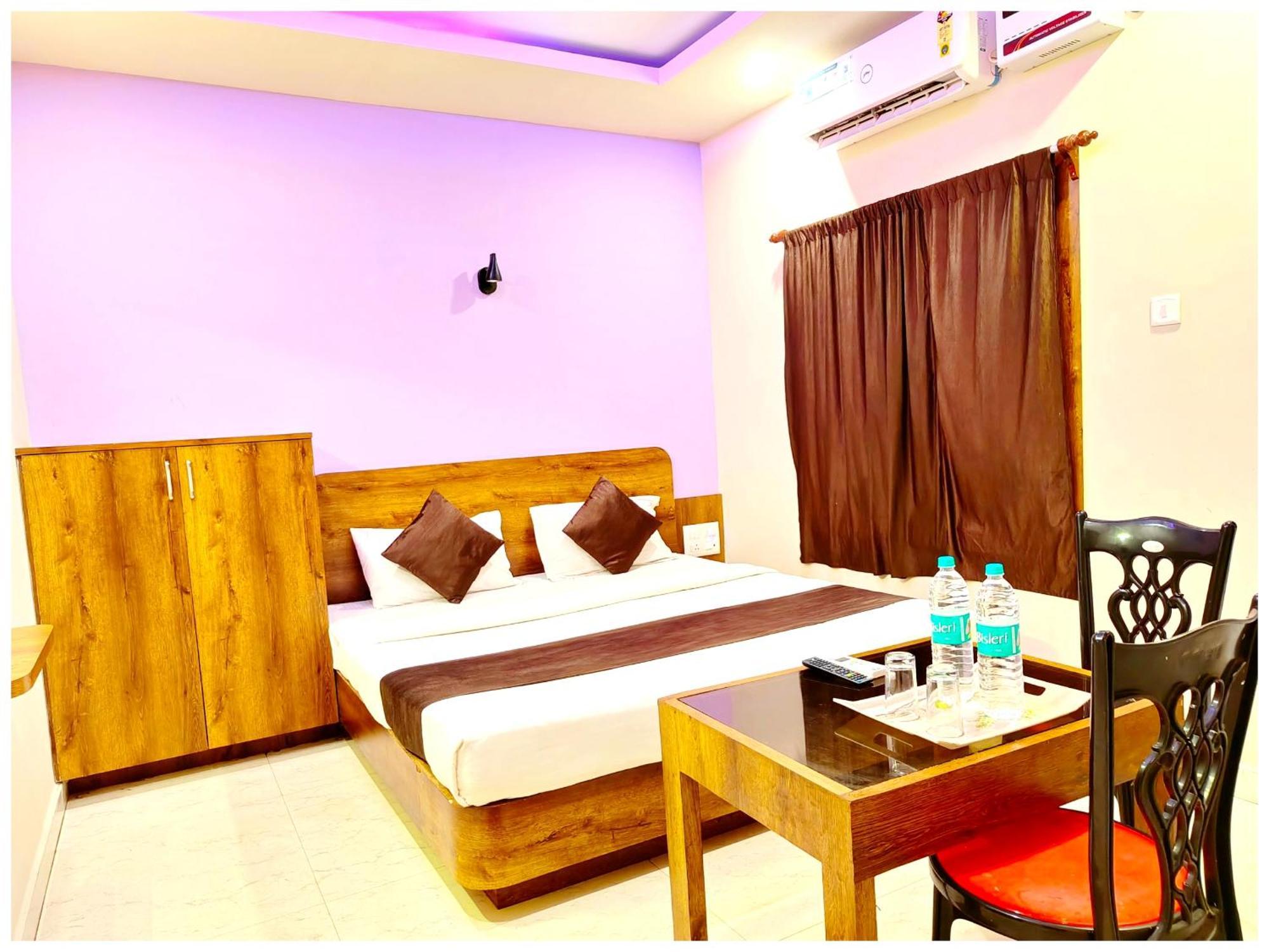 Hotel Premium Blue Sagar Near Jagannath Temple And Sea - Lift And Parking 4*