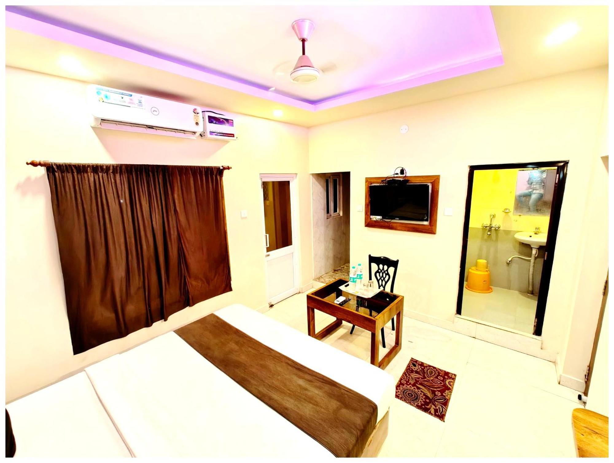 Hotel Premium Blue Sagar Near Jagannath Temple And Sea - Lift And Parking 4*